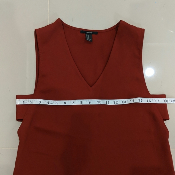 Forever 21 cut out top - Picture 5 of 5